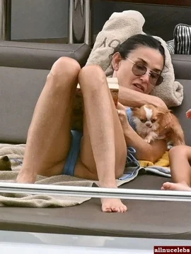 Голая Деми Мур - 16