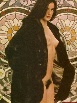 Голая Деми Мур - 67