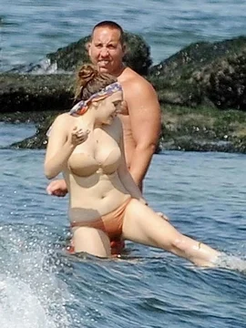 Голая Элизабет Олсен - 15