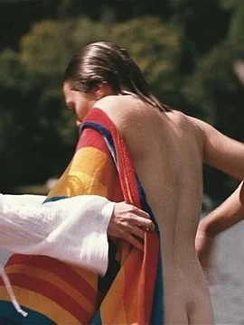 Голая Элизабет Олсен - 21