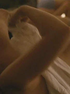 Голая Элизабет Олсен - 23