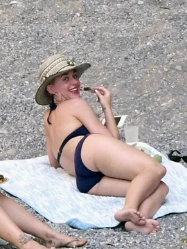 Голая Кэти Перри - 60